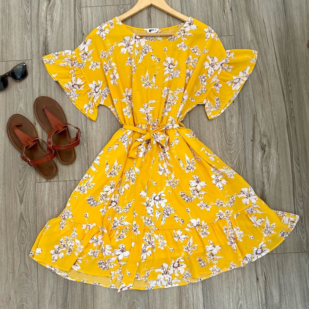 West K Valeria Ruffle Detail Dress (Stitch Fix) – Size L – Yellow Gold Floral